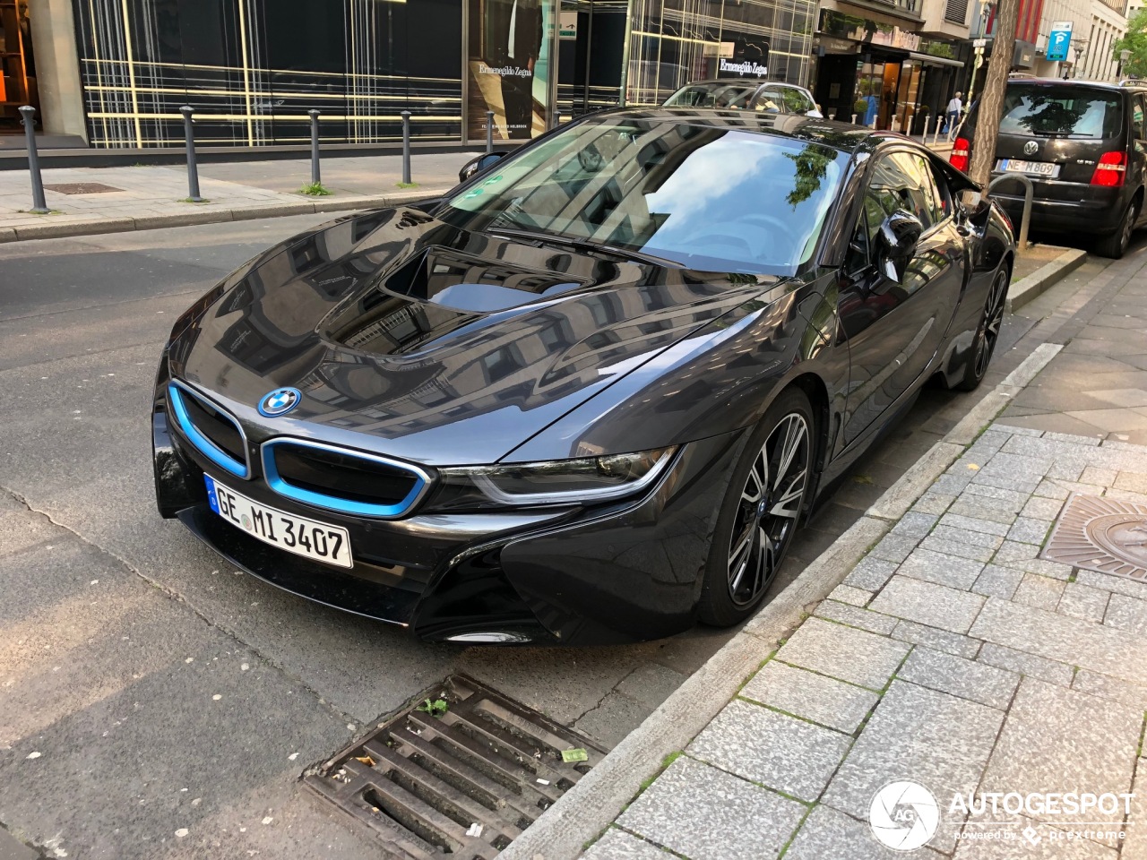 BMW i8