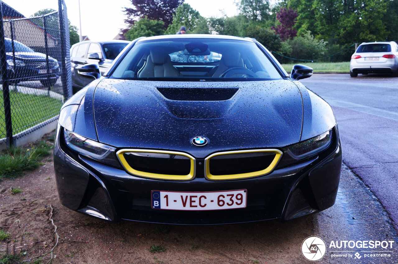 BMW i8