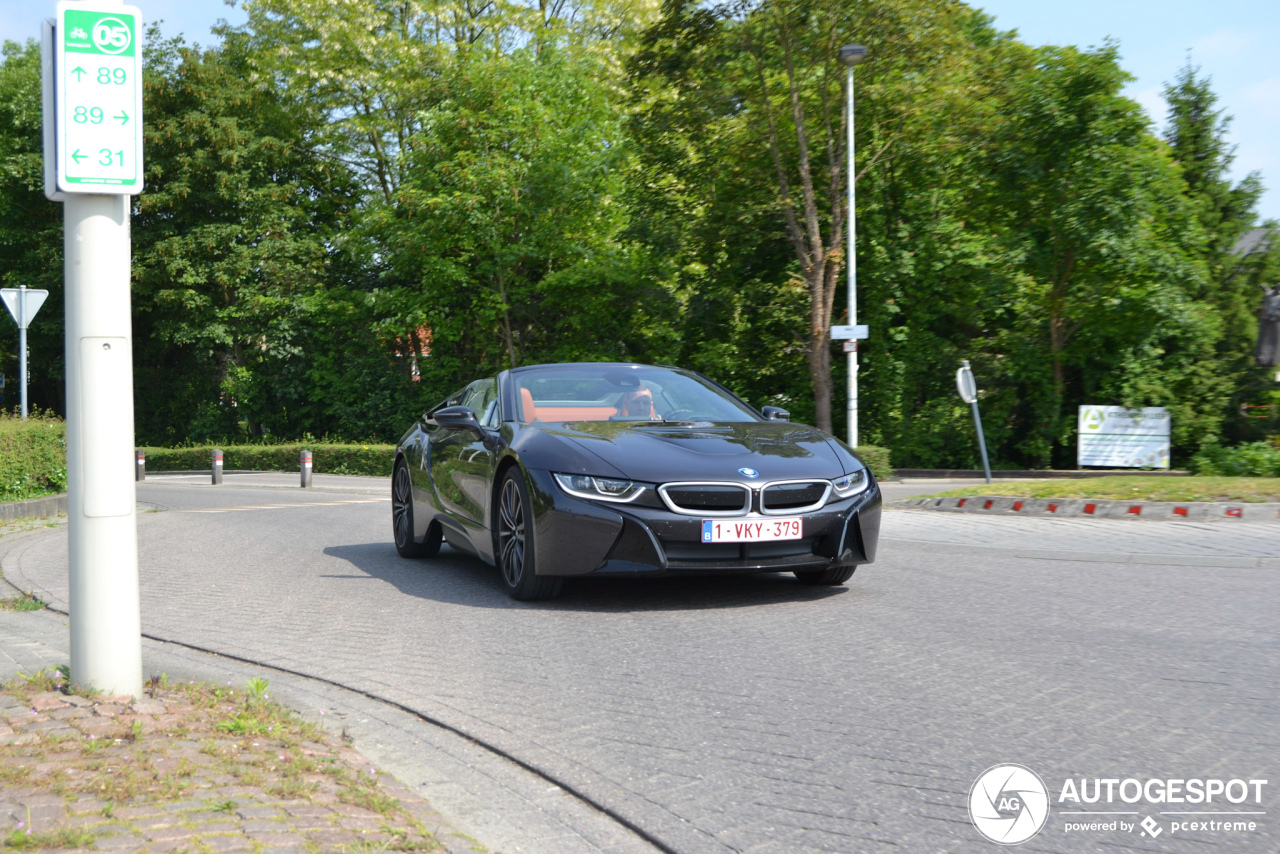 BMW i8 Roadster