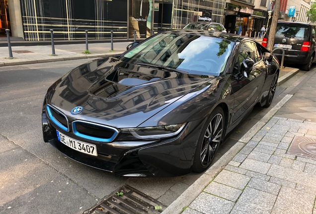 BMW i8