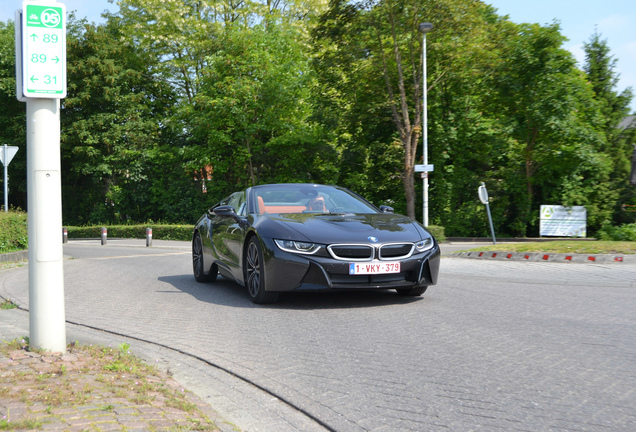 BMW i8 Roadster