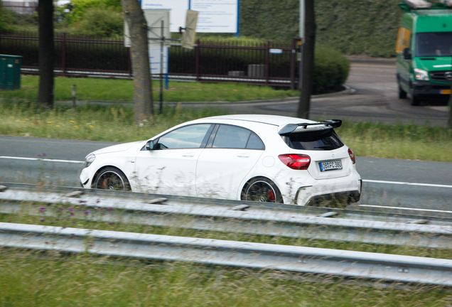 Mercedes-AMG A 45 W176 2015