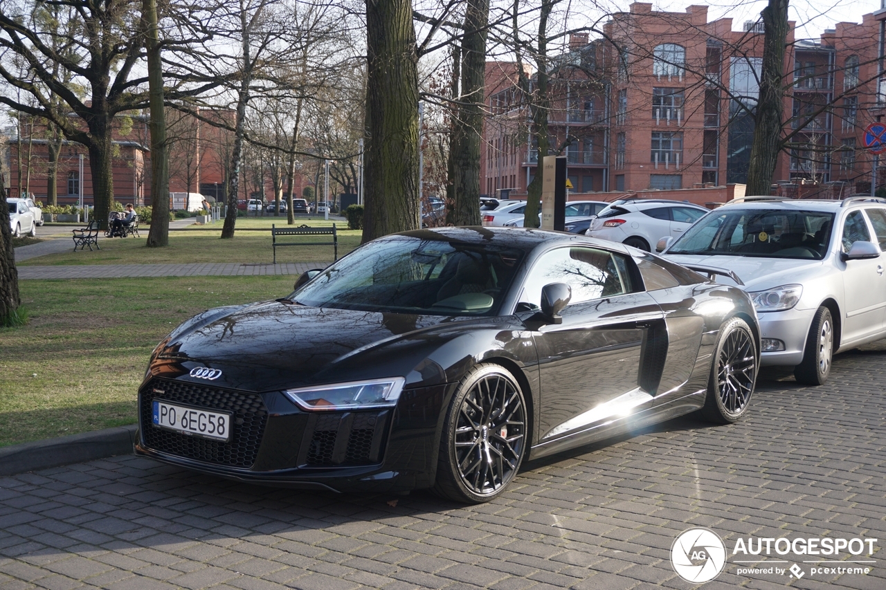 Audi R8 V10 Plus 2015