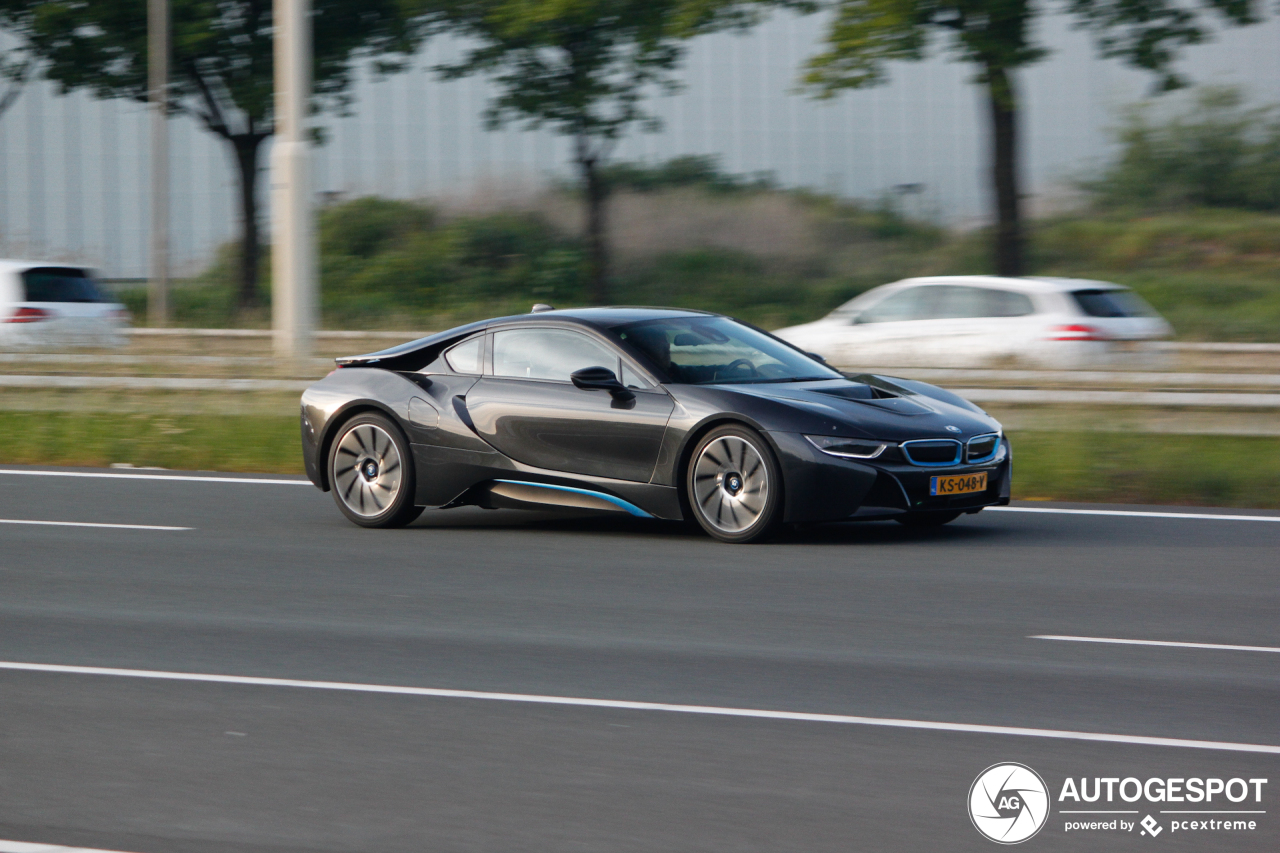 BMW i8