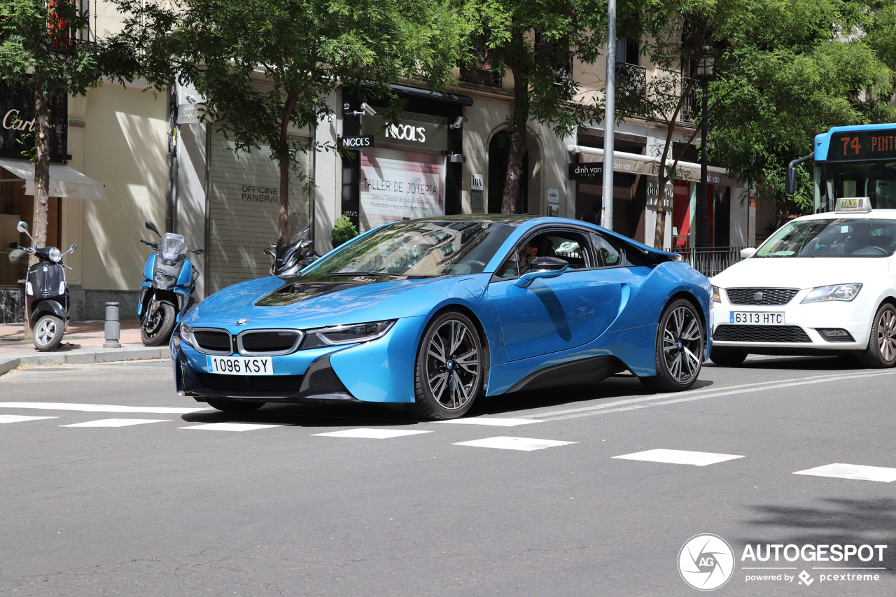 BMW i8