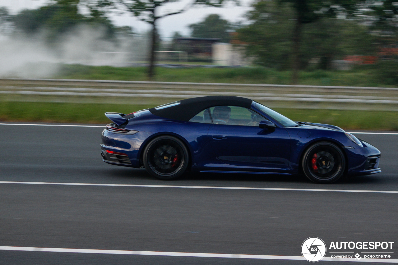 Porsche 992 Carrera 4S Cabriolet