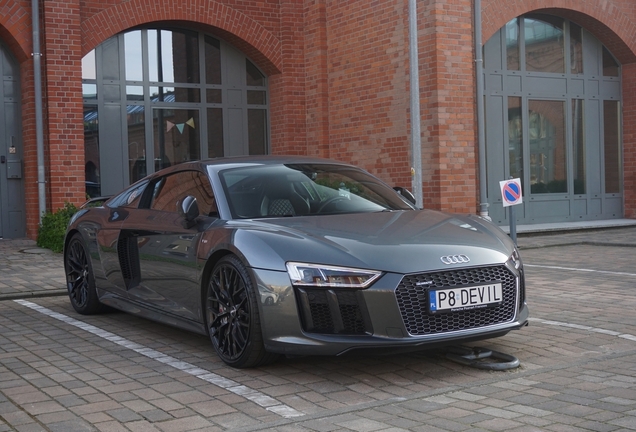 Audi R8 V10 Plus 2015