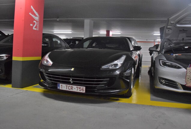 Ferrari GTC4Lusso