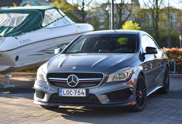 Mercedes-Benz CLA 45 AMG C117