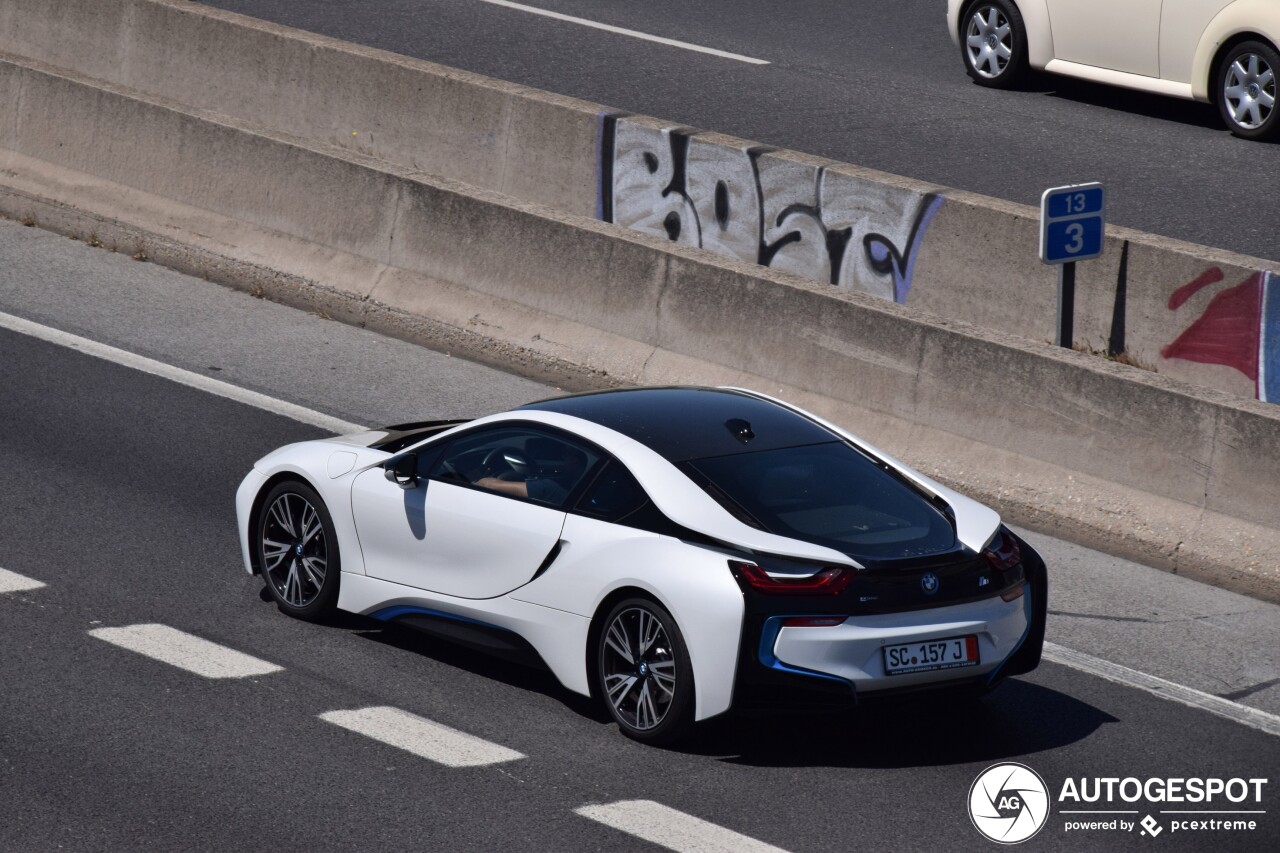 BMW i8