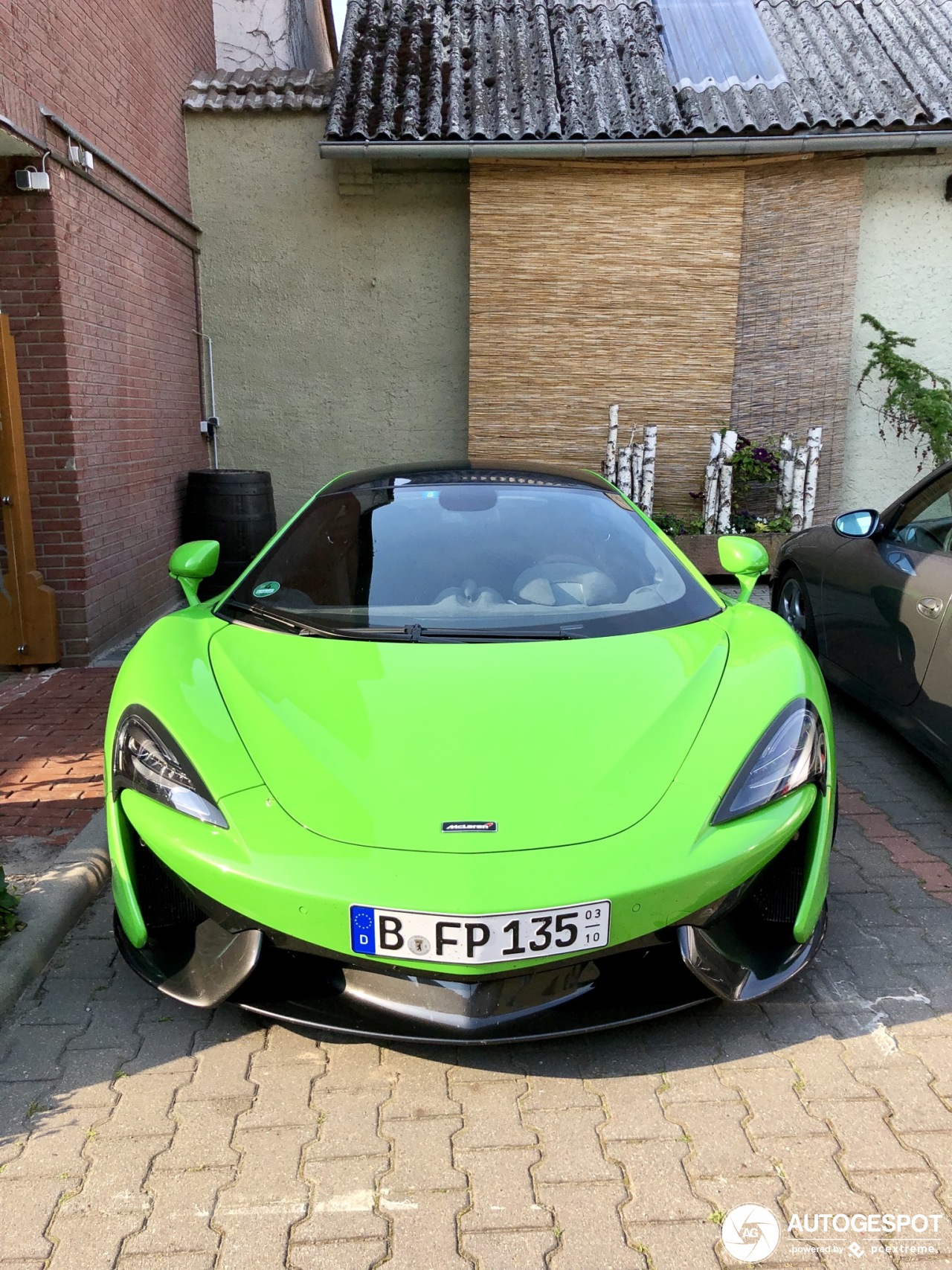 McLaren 570S