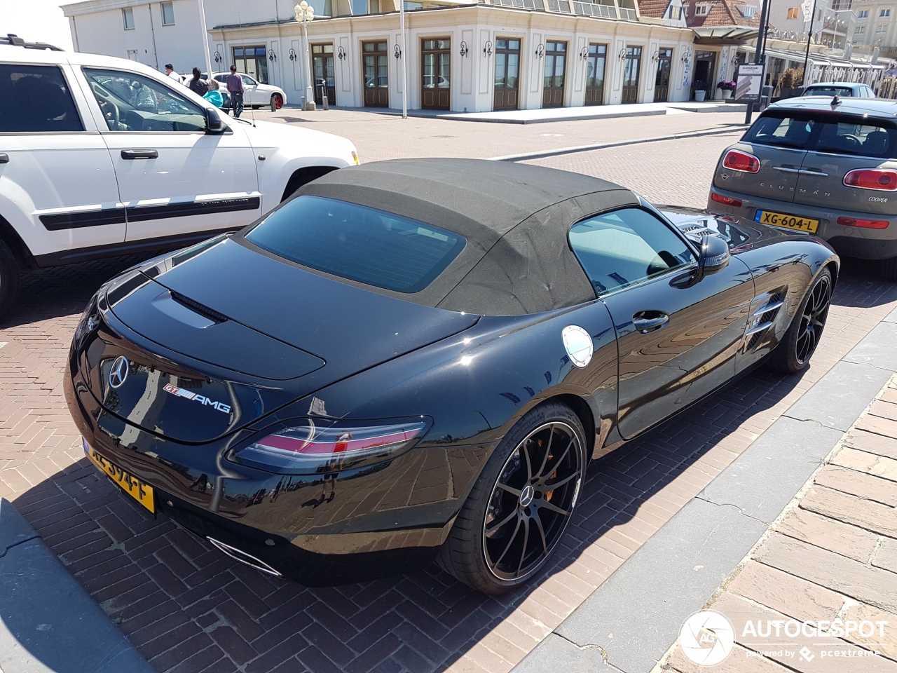 Mercedes-Benz SLS AMG Roadster