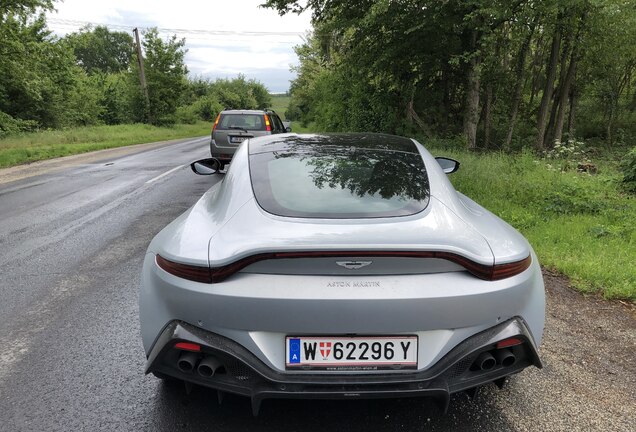 Aston Martin V8 Vantage 2018