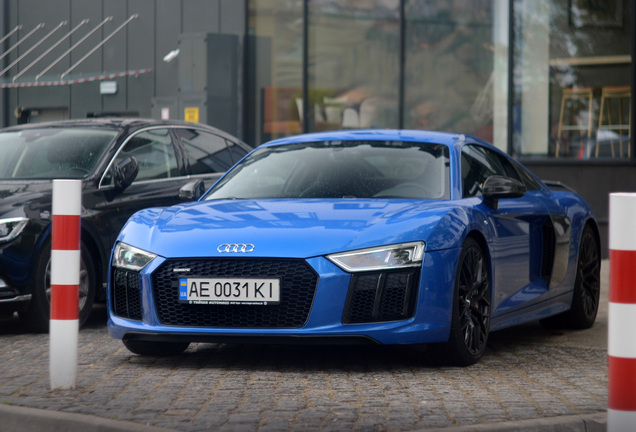 Audi R8 V10 Plus 2015