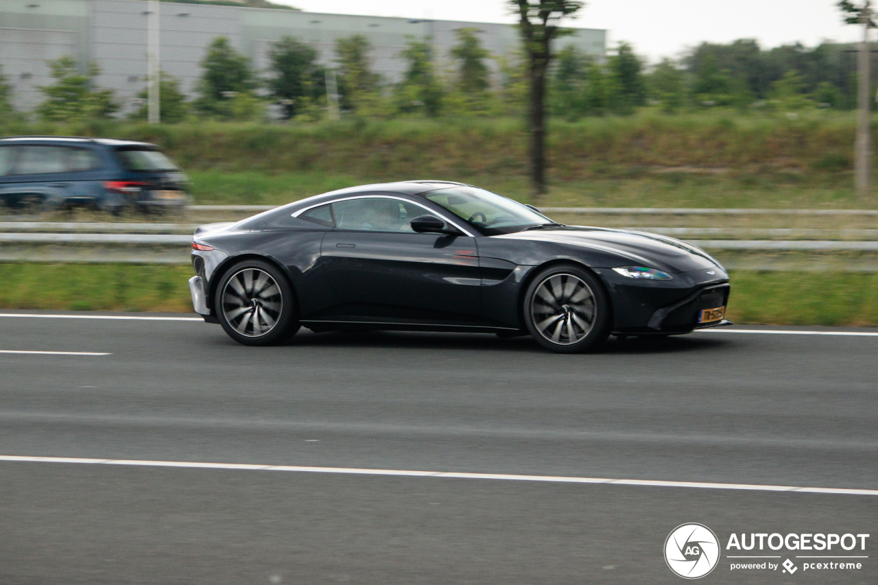 Aston Martin V8 Vantage 2018