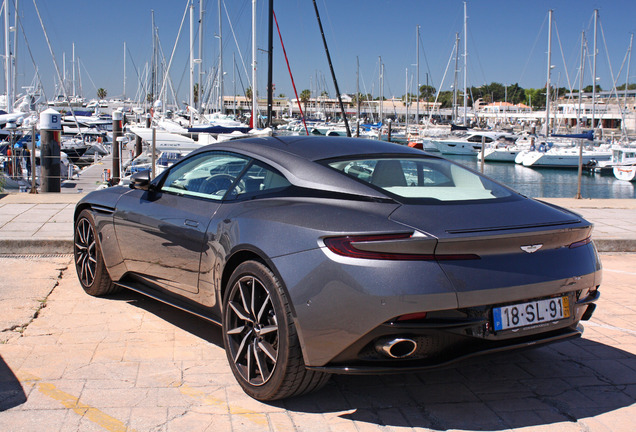 Aston Martin DB11