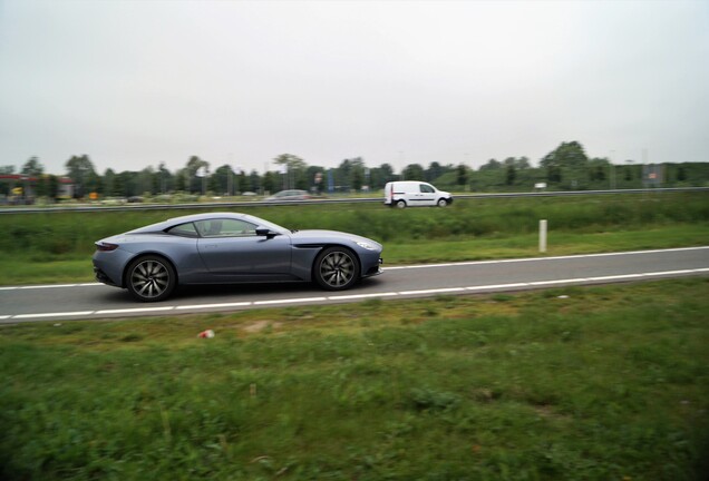 Aston Martin DB11 V8