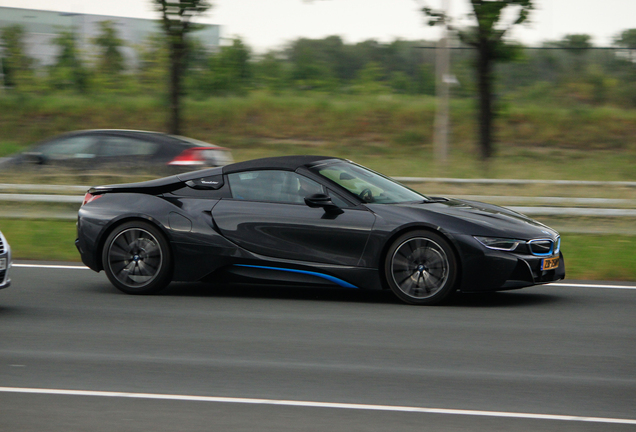 BMW i8 Roadster