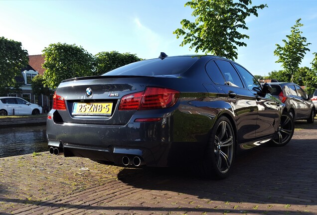 BMW M5 F10 2011