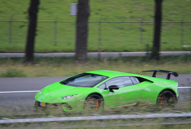 Lamborghini Huracán LP640-4 Performante