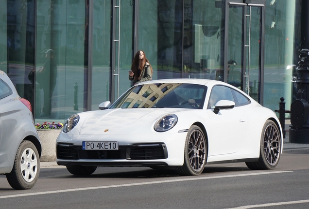 Porsche 992 Carrera 4S