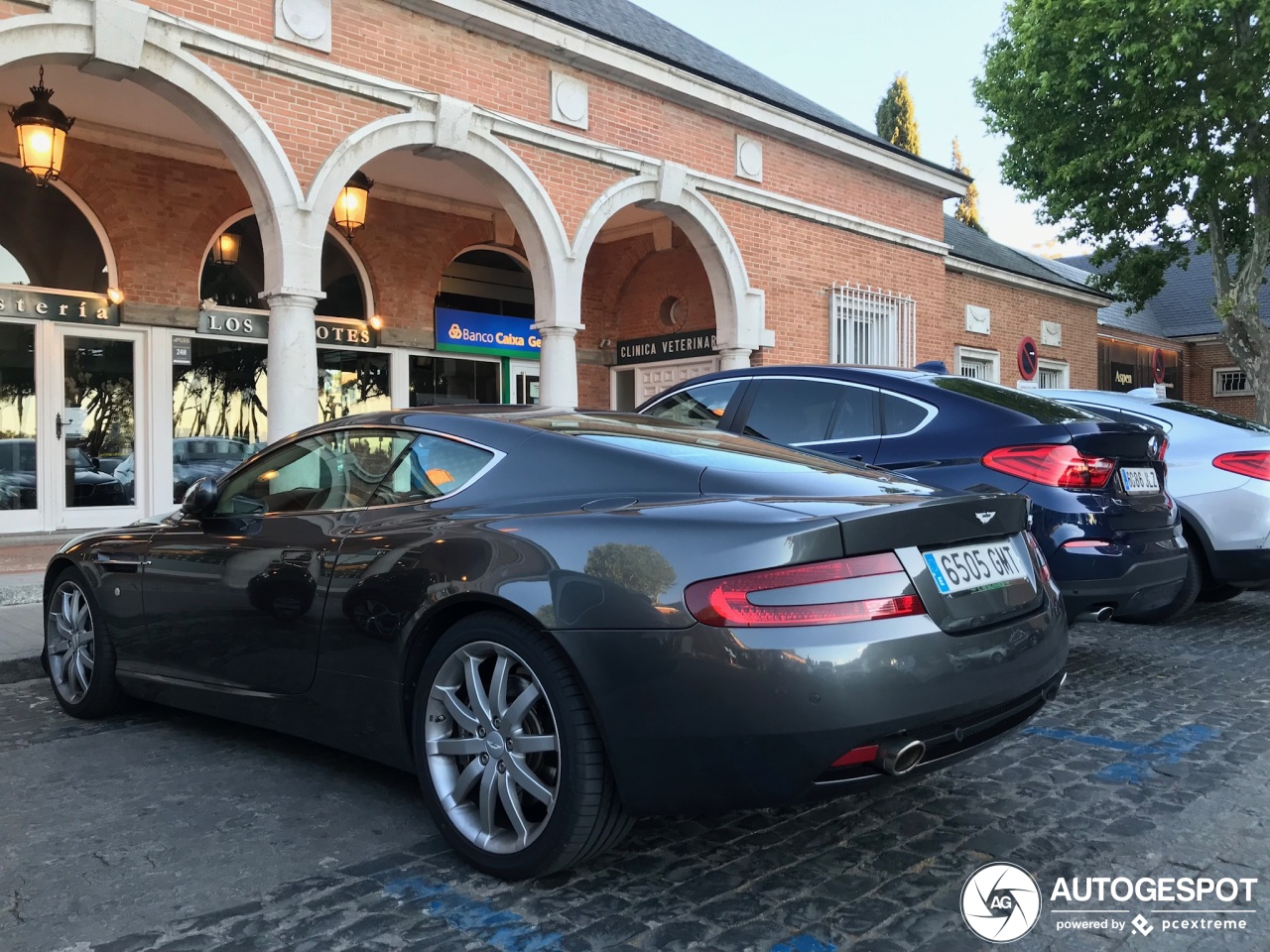 Aston Martin DB9