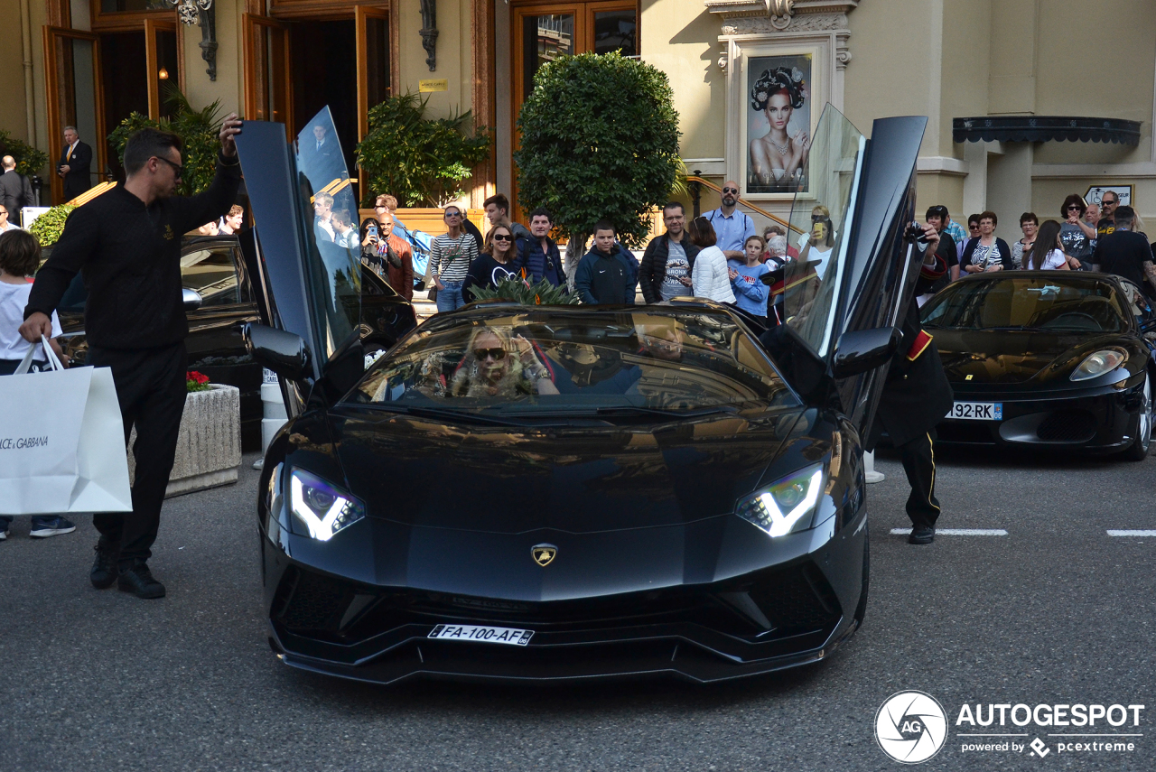 Lamborghini Aventador S LP740-4 Roadster