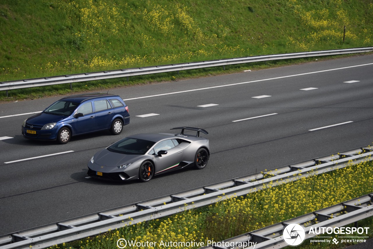 Lamborghini Huracán LP640-4 Performante