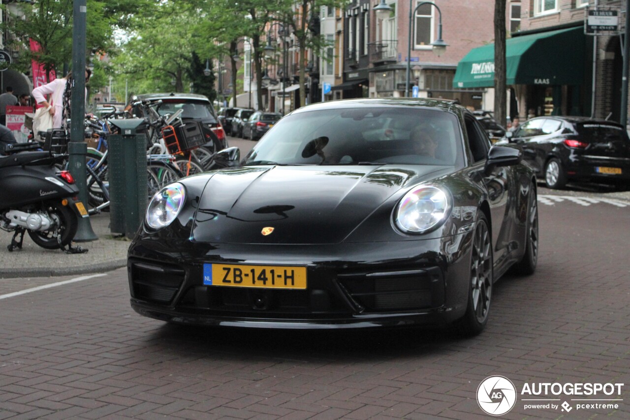 Porsche 992 Carrera 4S