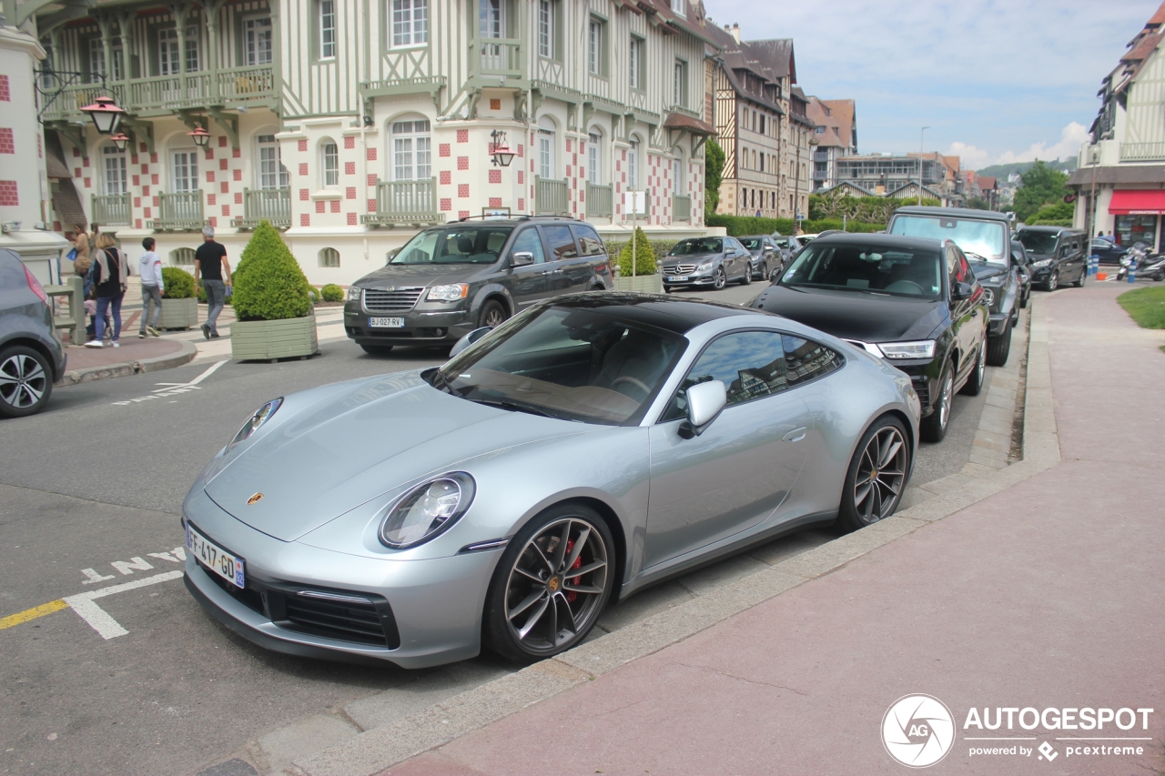 Porsche 992 Carrera 4S