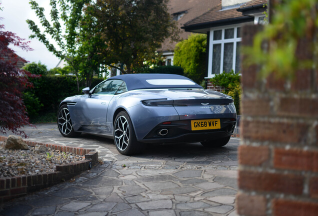 Aston Martin DB11 V8 Volante