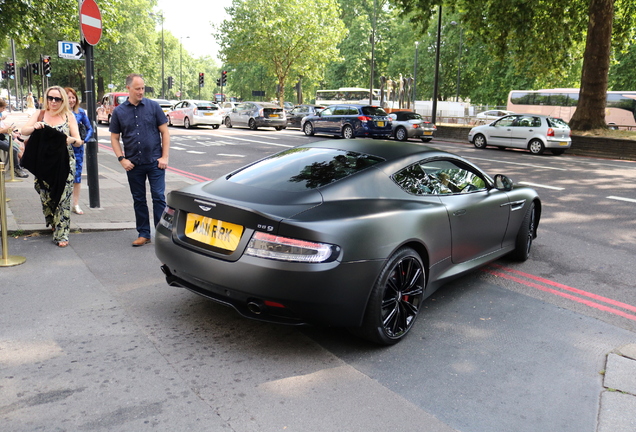 Aston Martin DB9 2015 Carbon Black Edition