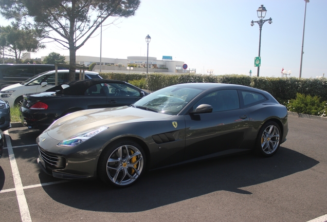 Ferrari GTC4Lusso T