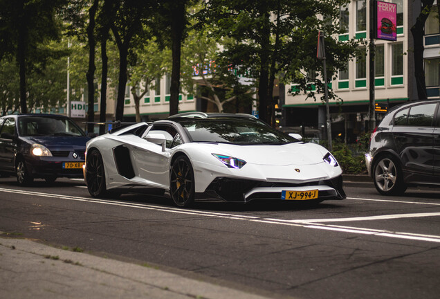 Lamborghini Aventador LP700-4 Roadster