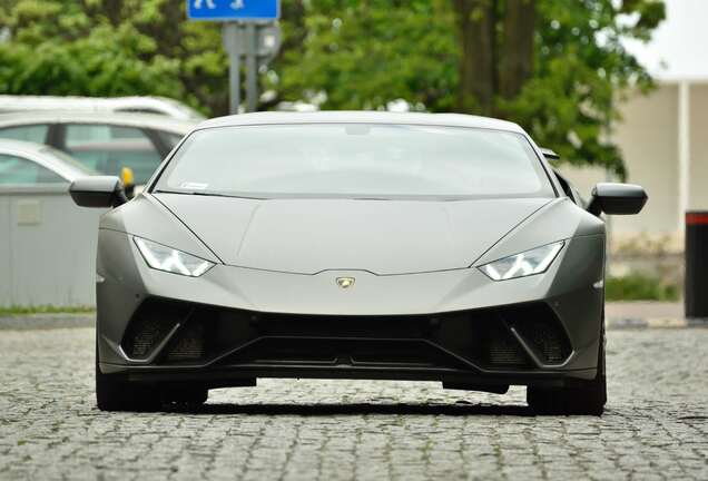 Lamborghini Huracán LP640-4 Performante