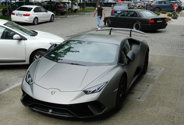 Lamborghini Huracán LP640-4 Performante