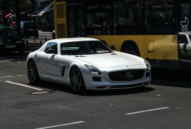 Mercedes-Benz SLS AMG