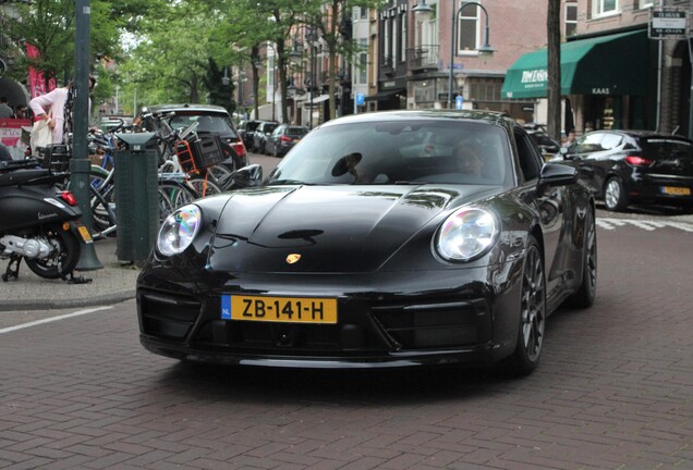 Porsche 992 Carrera 4S