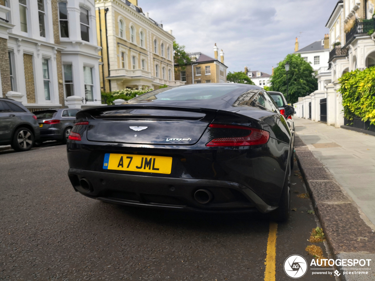 Aston Martin Vanquish 2013