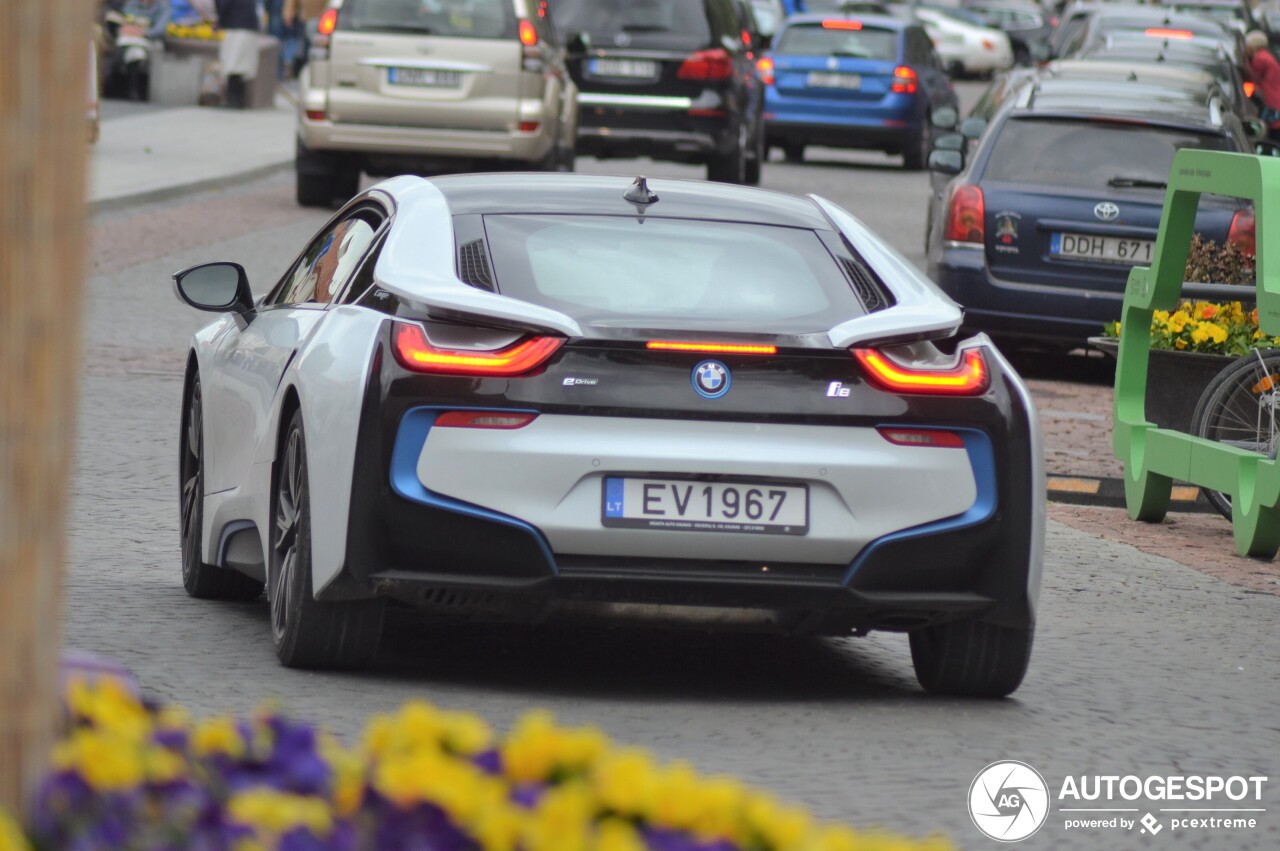 BMW i8