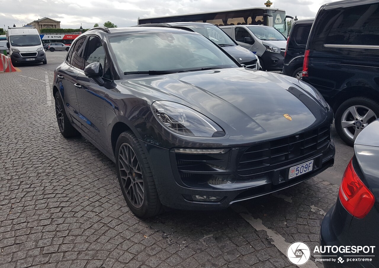 Porsche 95B Macan GTS