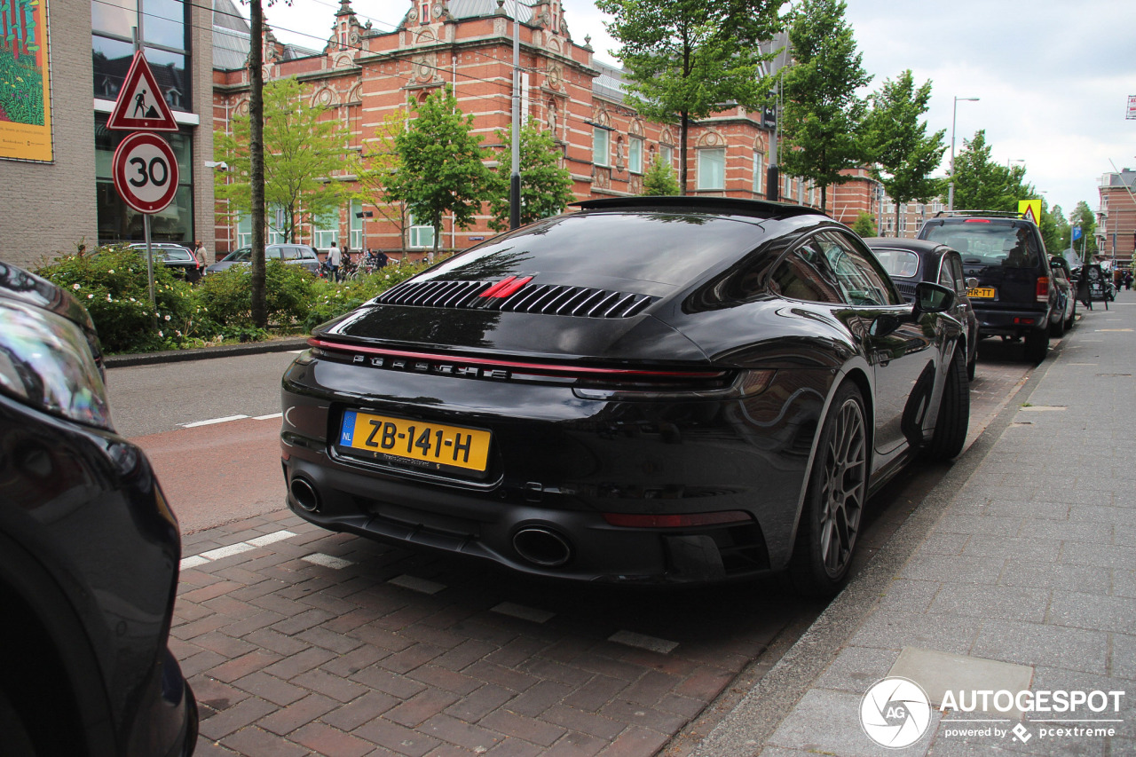 Porsche 992 Carrera 4S