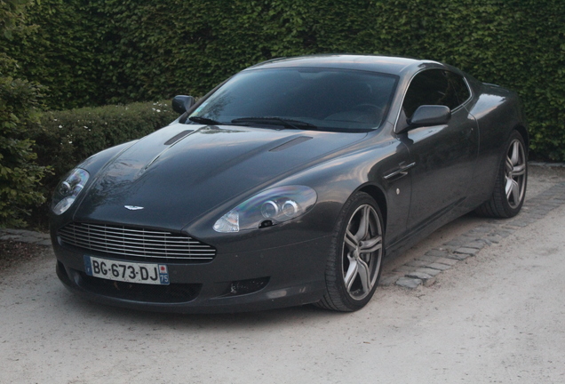 Aston Martin DB9