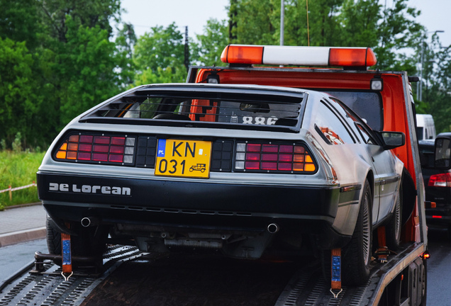 DeLorean DMC-12