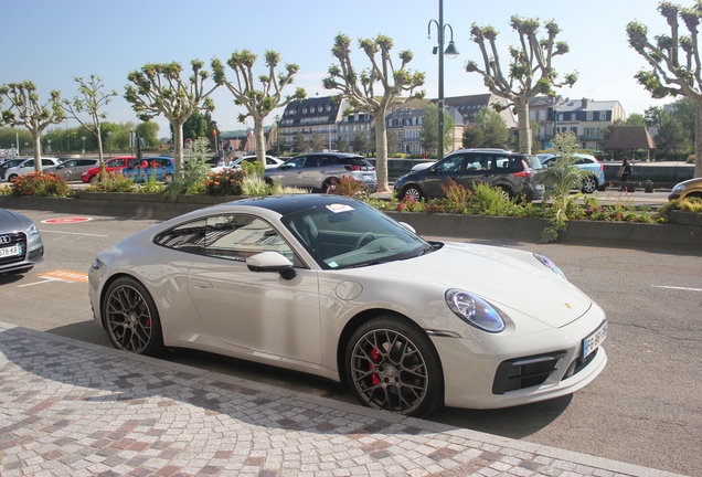 Porsche 992 Carrera 4S