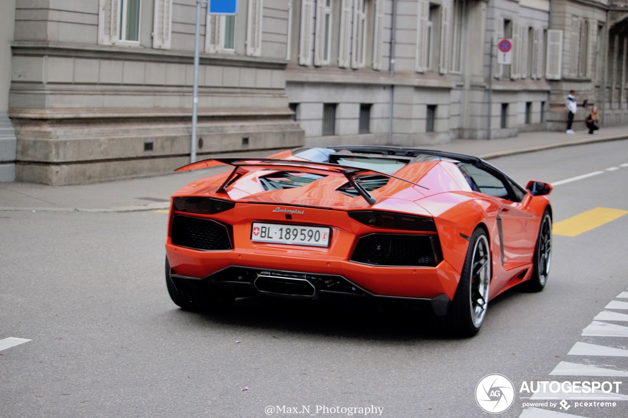 Lamborghini Aventador LP700-4 Roadster