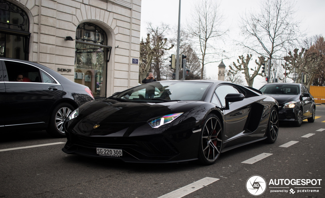 Lamborghini Aventador S LP740-4