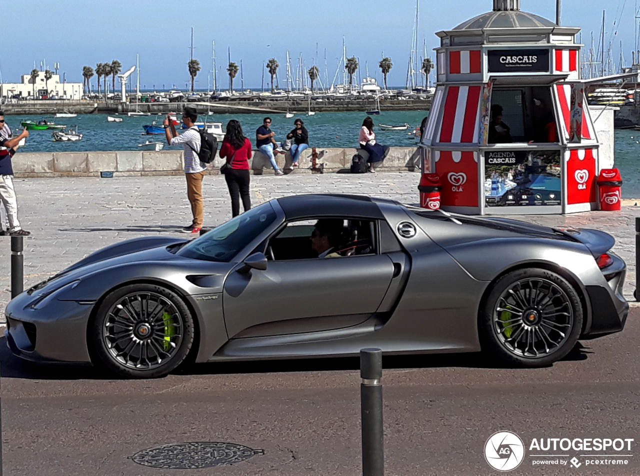 Porsche 918 Spyder Weissach Package