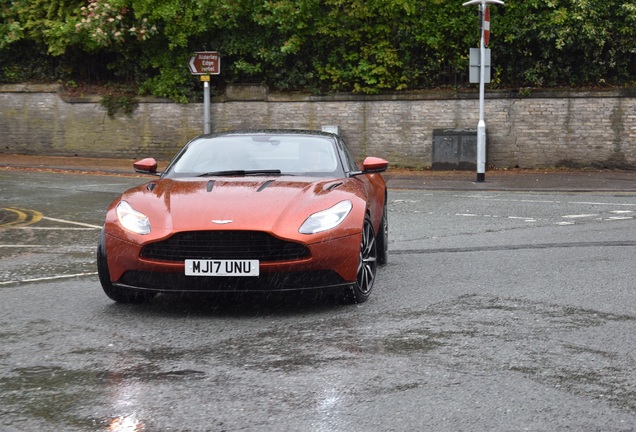 Aston Martin DB11