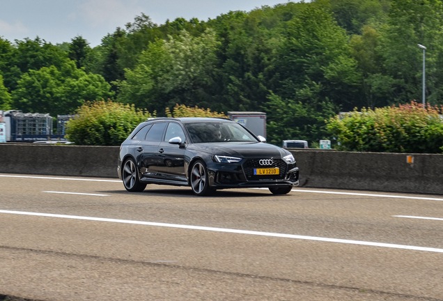 Audi RS4 Avant B9